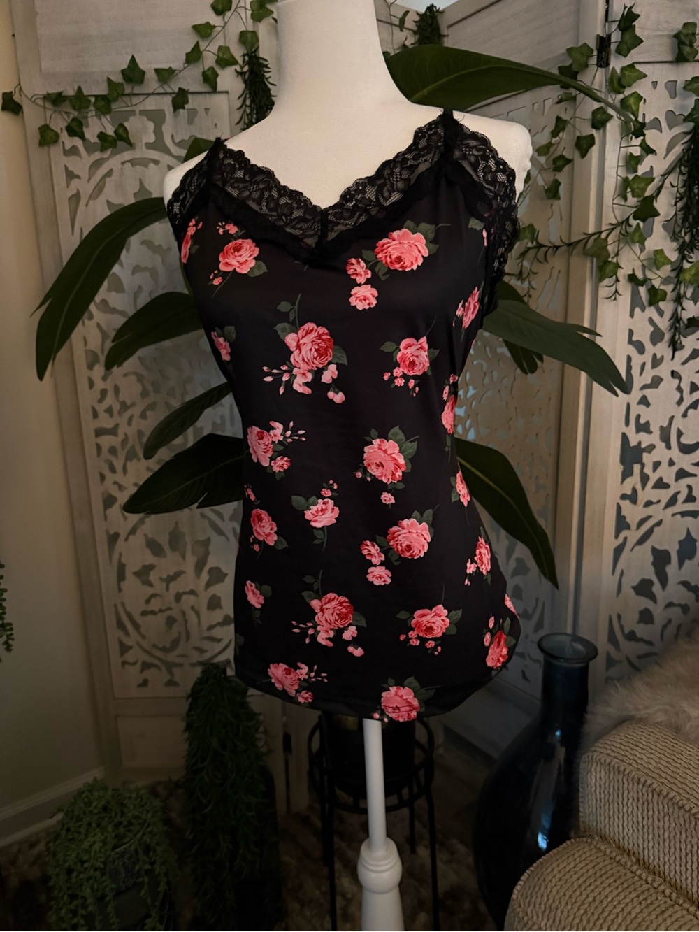 Source Unknown Black Floral Lace Trim Tank Top